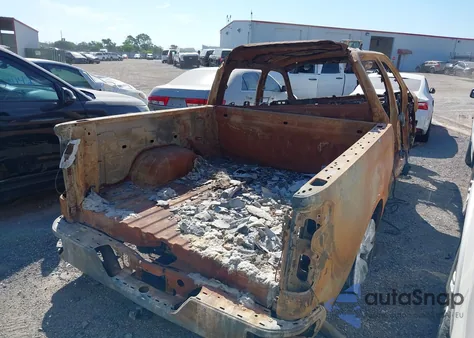 2020 Chevrolet Silverado 1500 4Wd Short Bed Custom z USA, uszkodzony, nr VIN 3GCPYBEH4LG452048